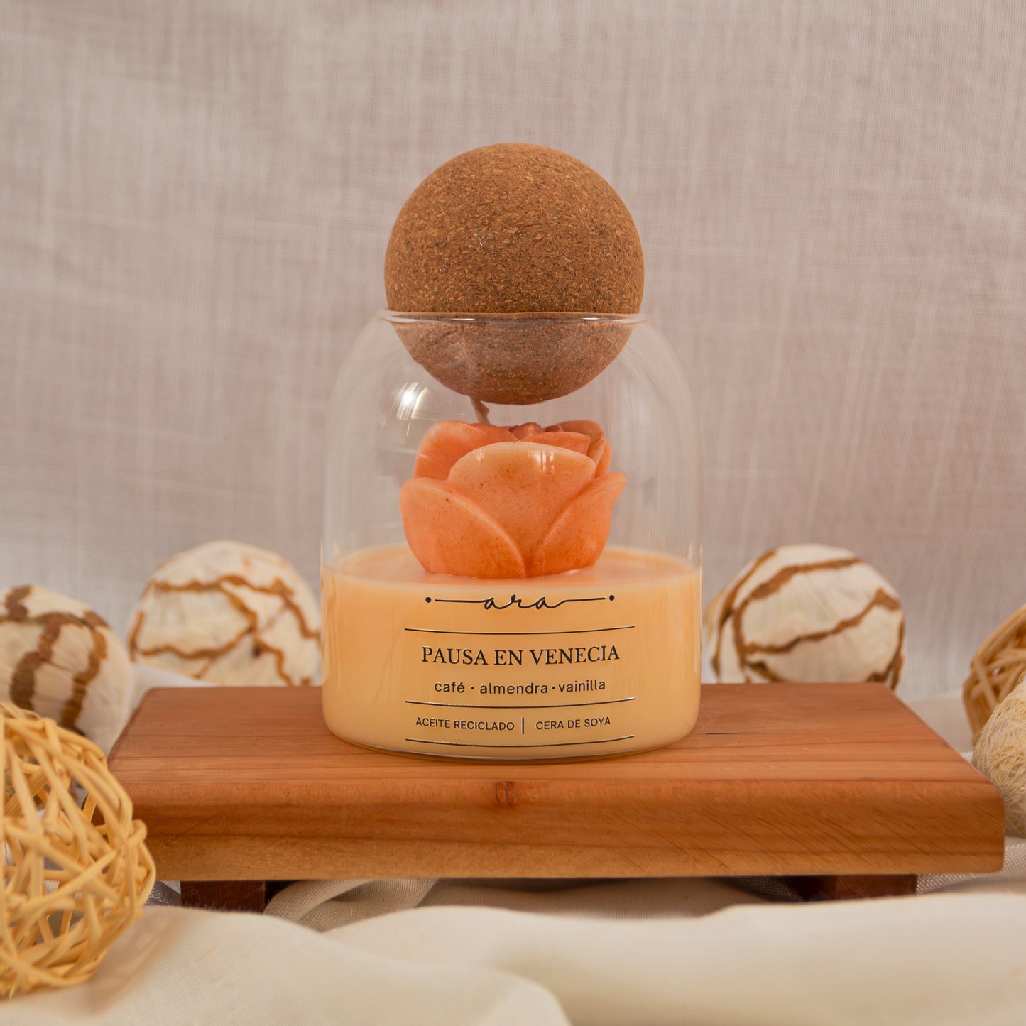 Vela Esfera Deco de Aceite Reciclado y Cera de Soya 250 gr.