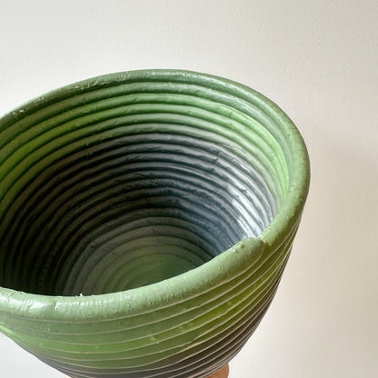 Maceta Mediana de Plástico Reciclado