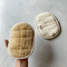 Cargar imagen en el visor de la galería, Manopla Exfoliante de Luffa
